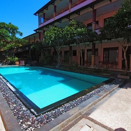 Pesona Beach Inn Kuta  Exterior photo