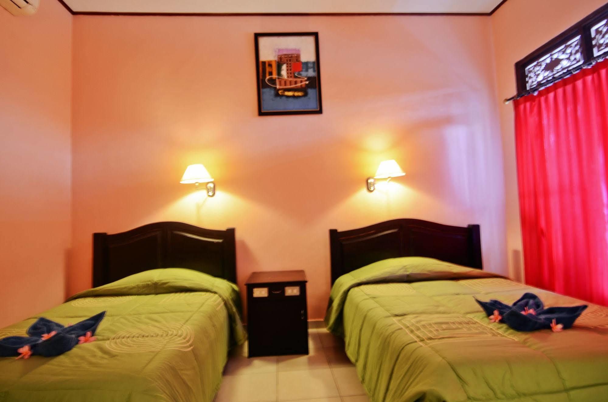 Pesona Beach Inn Kuta  Exterior photo