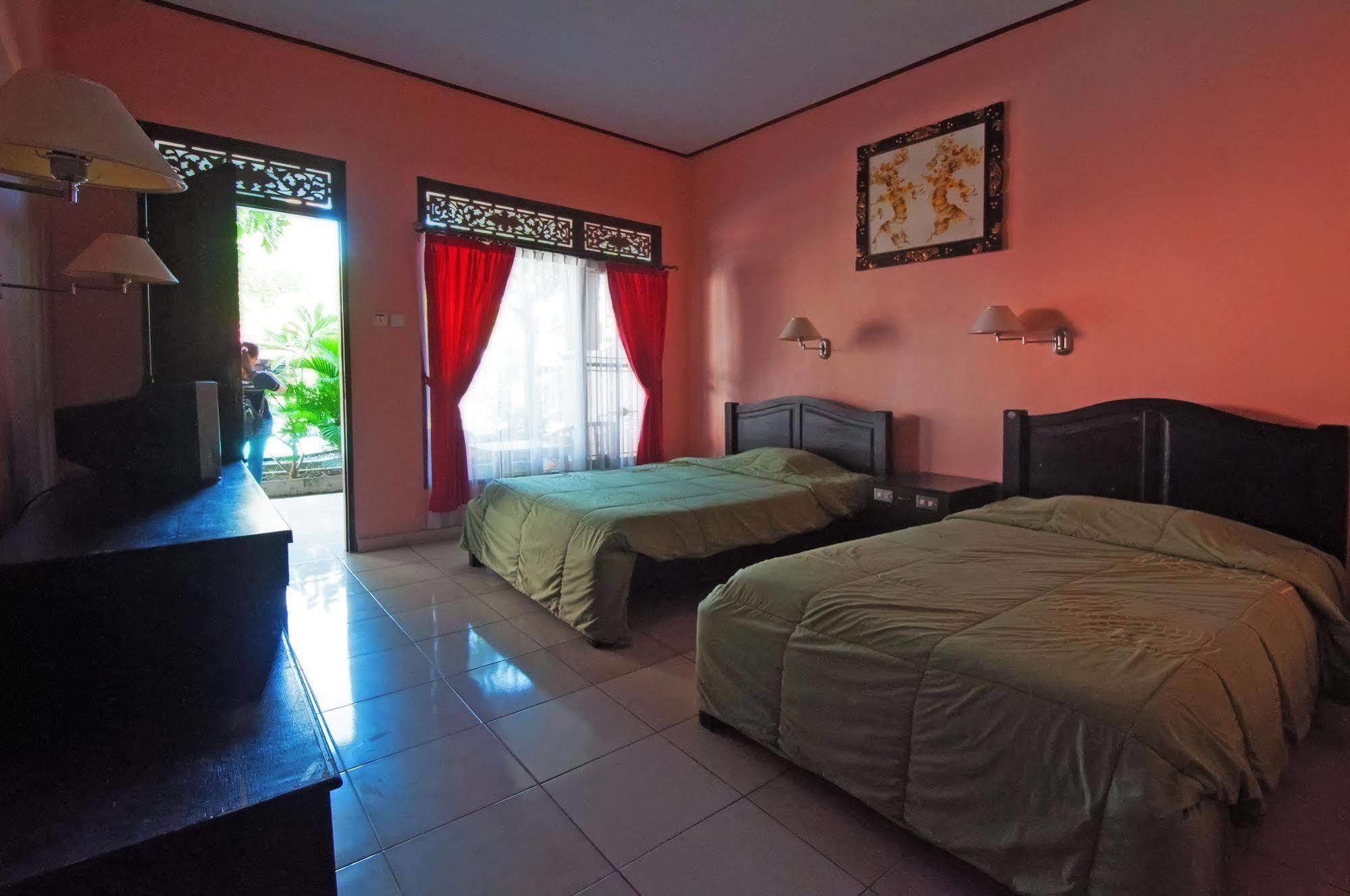 Pesona Beach Inn Kuta  Exterior photo