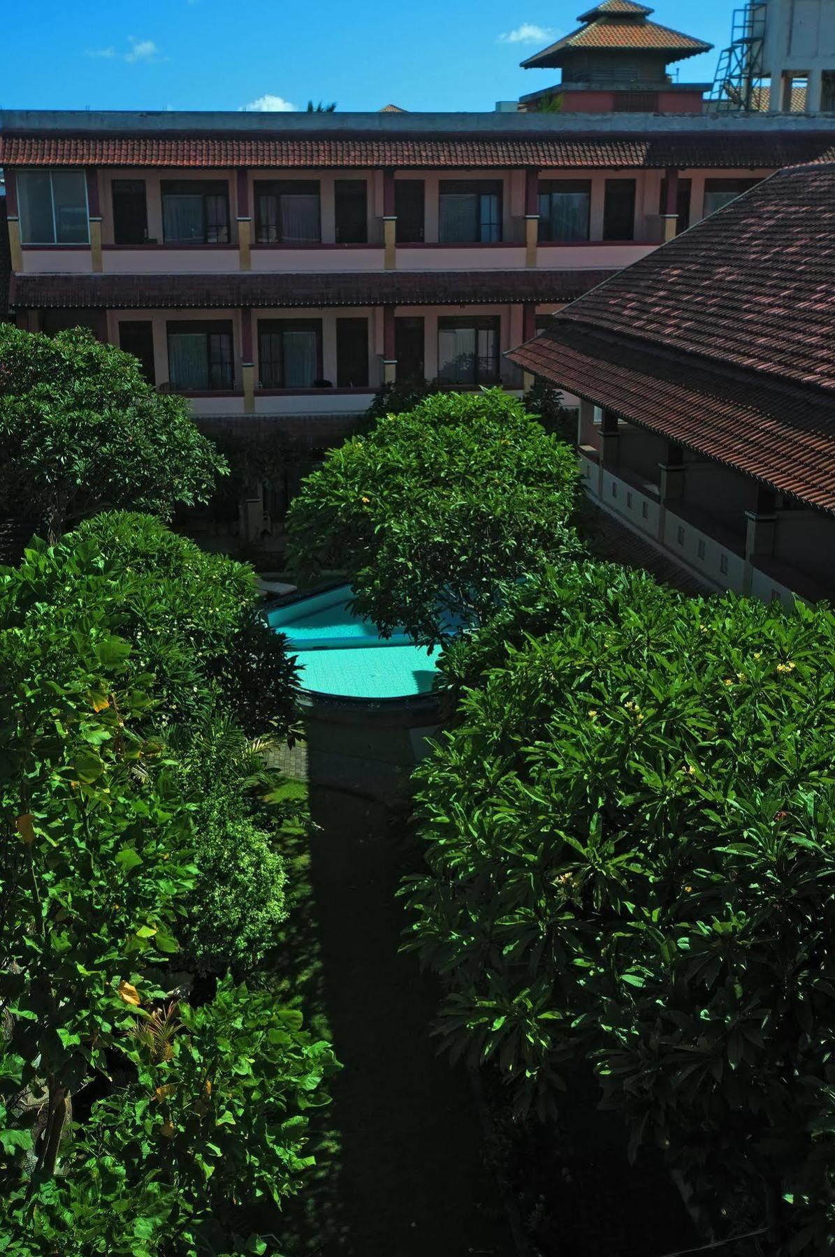 Pesona Beach Inn Kuta  Exterior photo